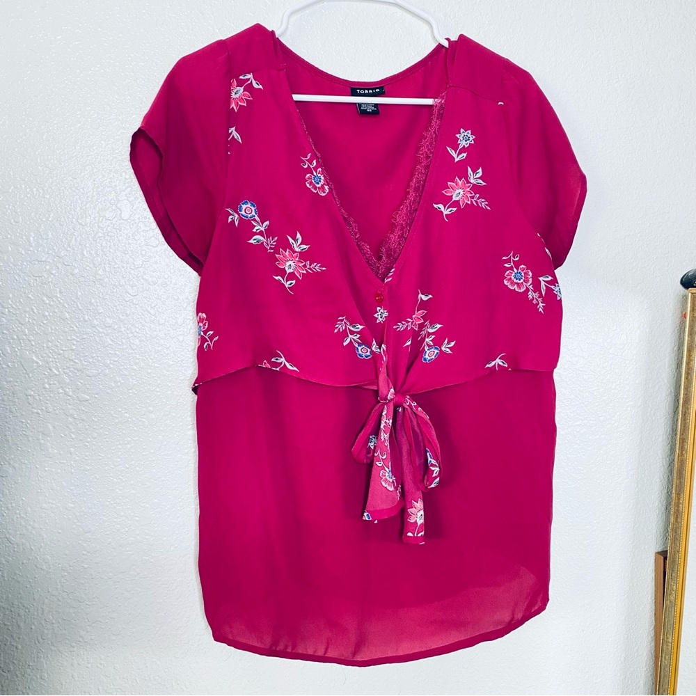 🍓 Torrid Boho Floral Layered Tie Front Lightweight Lace Trim Blouse 00